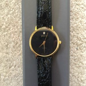 Beautiful Geneva genuine leather watch.